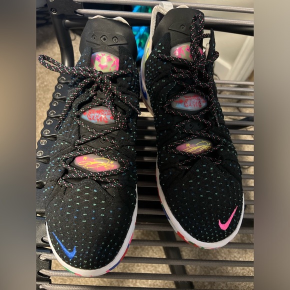 Lebron 18 Multicolor - Picture 2 of 3